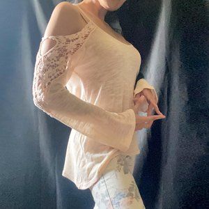 ⭐️ Poof Cold Shoulder Boho Blush Top
